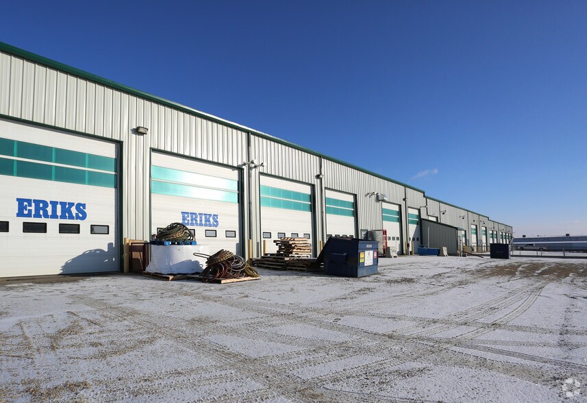 More Photos Of 15 Burnt Bluff St, Red Deer County Warehouse For Lease