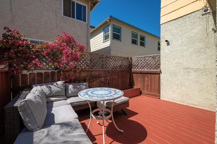 More Photos Of 225 N Juanita Ave, Redondo Beach Apartments For Sale