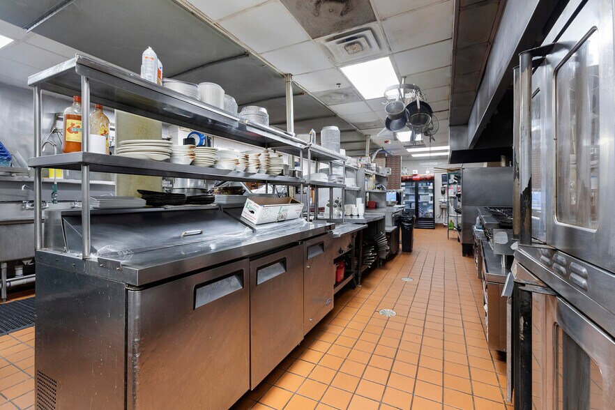 More Photos Of 5249 Davis Blvd, North Richland Hills Restaurant For Sale