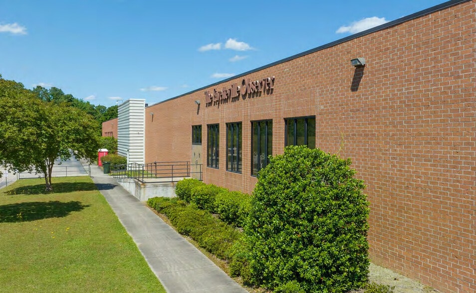 More Photos Of 458 Whitfield St, Fayetteville Warehouse For Lease
