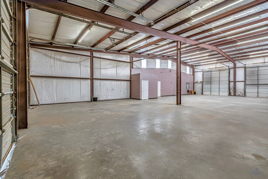 More Photos Of 1010 S Meadow Ave, Odessa Warehouse For Sale