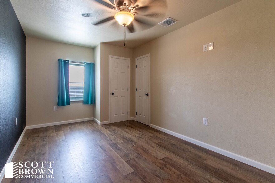 More Photos Of 1404 McConnell Rd, Gunter Flex For Sale