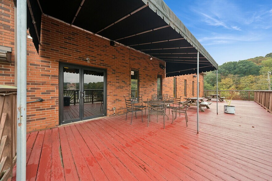 More Photos Of 951 Old Frankstown Rd, Pittsburgh Restaurant For Sale
