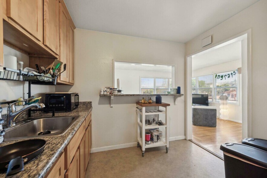 More Photos Of 1412-1416 9th St, Berkeley Apartments For Sale