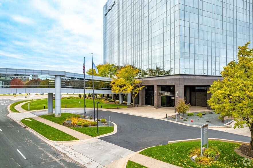 More Photos Of 8000-8500 Normandale Lake Blvd, Bloomington Unknown For Lease