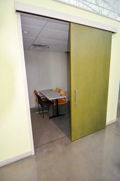 More Photos Of 888 Dayton St, Yellow Springs Warehouse For Lease