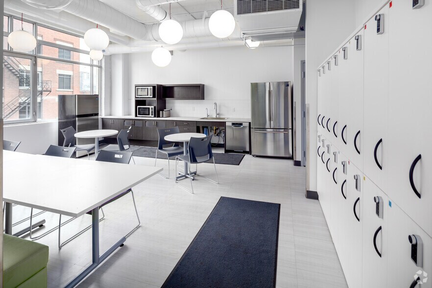 More Photos Of 119 Spadina Ave, Toronto Loft Creative Space For Lease