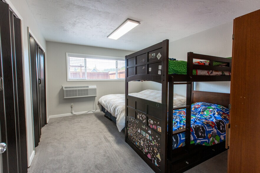 More Photos Of 1152 Main St, Springfield Hotel For Sale