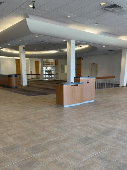 More Photos Of 60 Hempstead Ave, West Hempstead Office For Lease