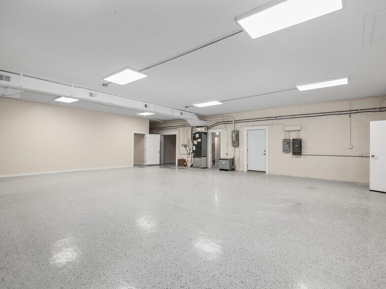 More Photos Of 732 Jonesborough St, Hendersonville Industrial For Sale