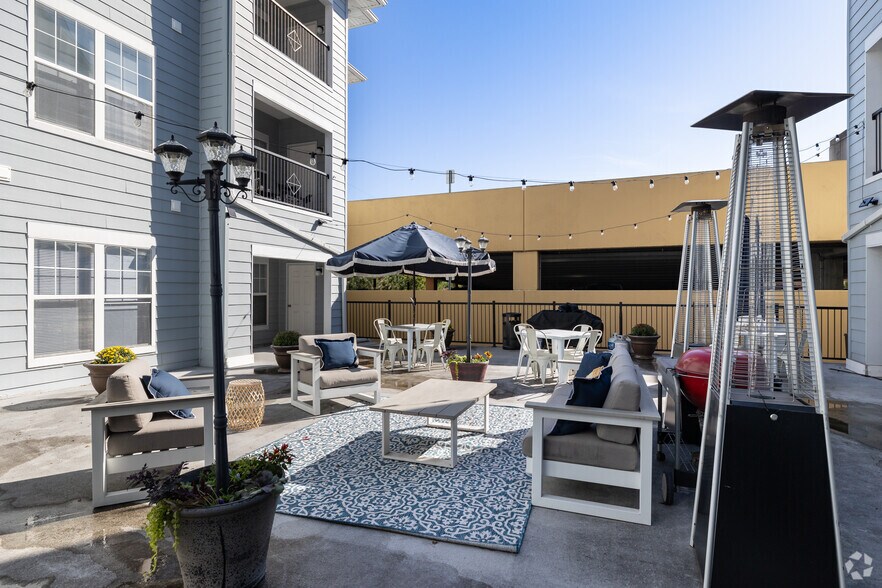 More Photos Of 141 E Madison Ave, Kirkwood Apartments For Lease