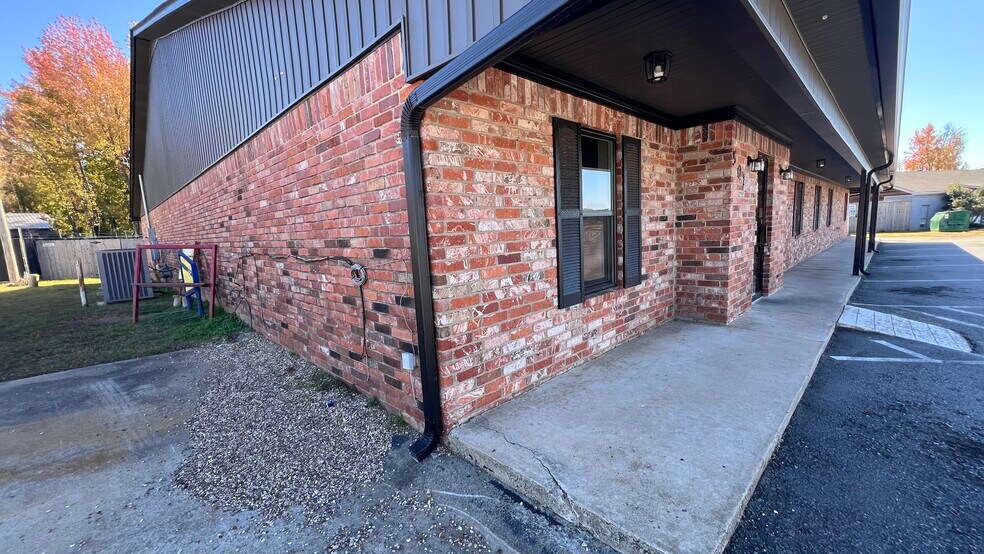 More Photos Of 501 S 1st St, Jacksonville Daycare Center For Sale