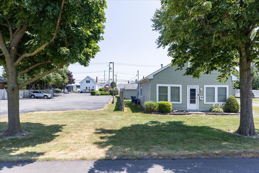More Photos Of 7158 Transit Rd, Buffalo Freestanding For Sale
