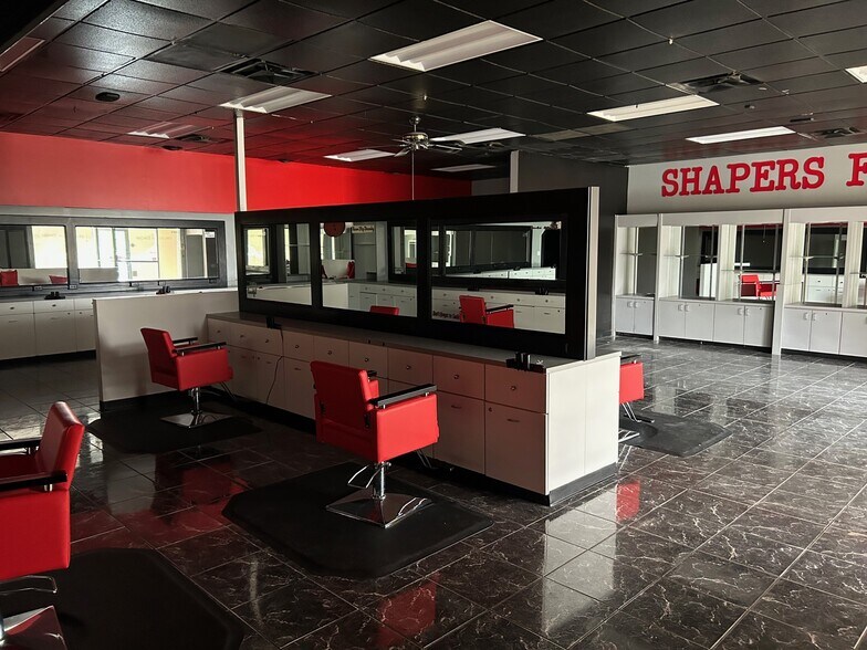 More Photos Of 286-298 W Tienken Rd, Rochester Hills Storefront For Lease