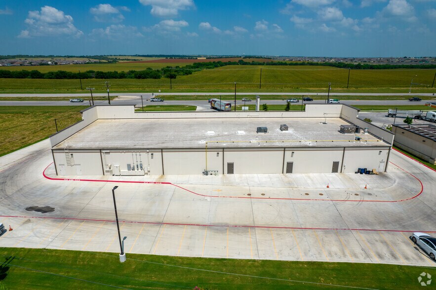 More Photos Of 7215 E Loop 1604, Converse General Retail For Sale