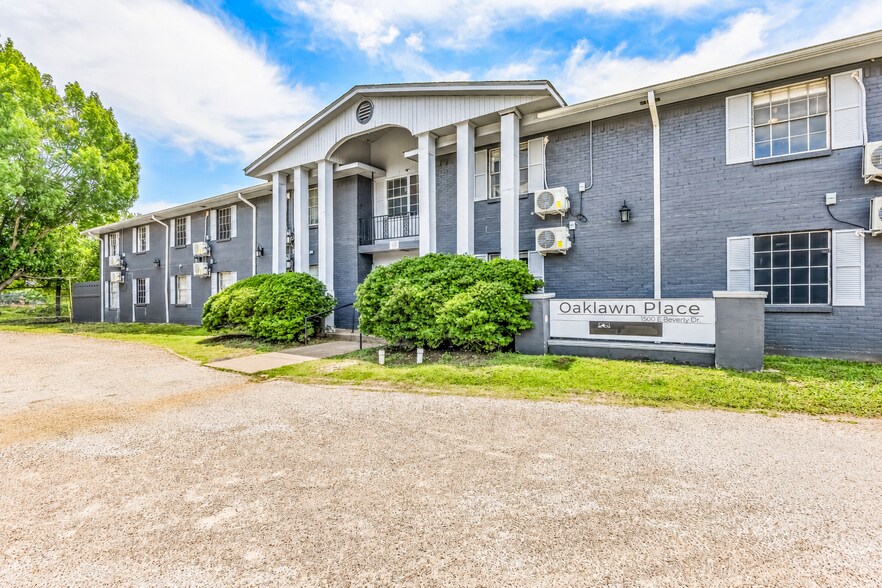 Primary Photo Of 1500 E Beverly Dr, Corsicana Apartments For Sale