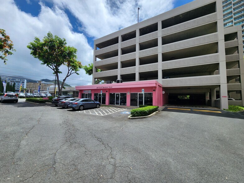 More Photos Of 1449 S Beretania St, Honolulu Parking Garage For Lease