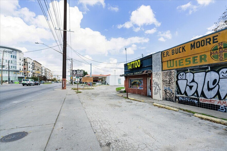 More Photos Of 5241 N Lamar Blvd, Austin Restaurant For Sale