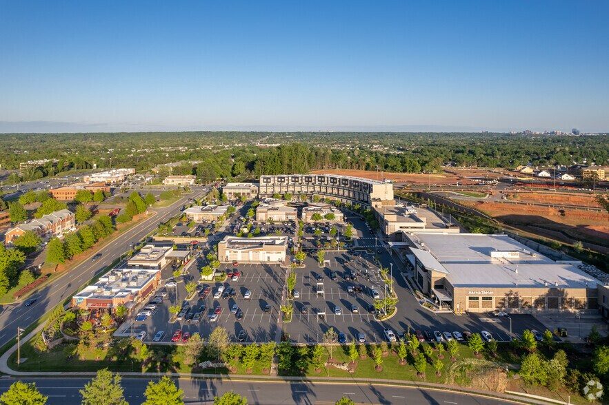 More Photos Of 21435 Epicerie Plz, Sterling Unknown For Lease