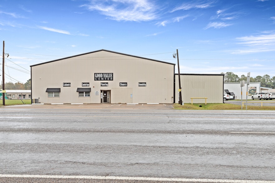 Primary Photo Of 1400 N 5th St, Silsbee General Retail For Sale
