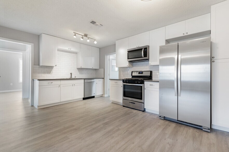 More Photos Of 4806 Pecan Springs Rd, Austin Land For Sale