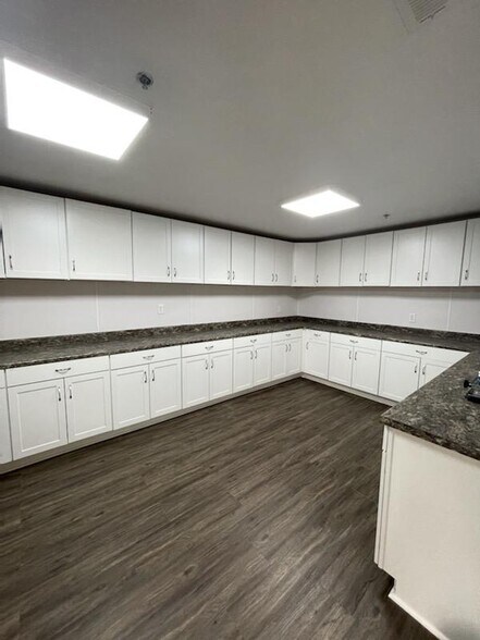 More Photos Of 506 Bear Creek Rd, Dalton Manufacturing For Sale