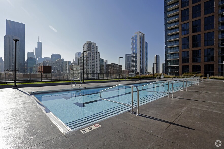 More Photos Of 637-643 N Wells St, Chicago Apartments For Lease