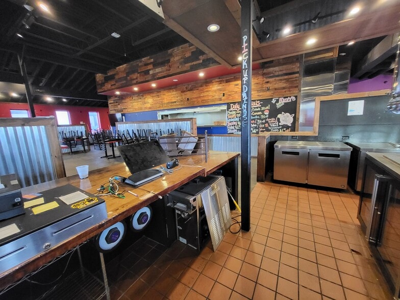 More Photos Of 3607 S Range Line Rd, Joplin Restaurant For Lease