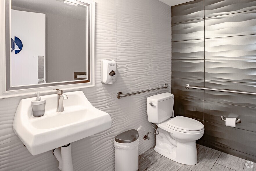 More Photos Of 635 Ygnacio Valley Rd, Walnut Creek Freestanding For Sale