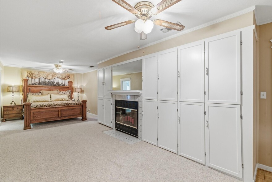 More Photos Of 226 E Blackjack St, Dublin Storefront Retail Residential For Sale