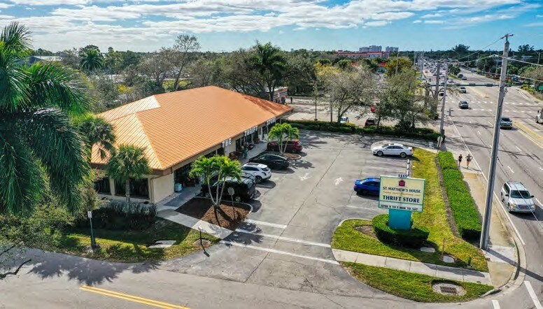 More Photos Of 1115 Airport Pulling Rd, Naples Freestanding For Lease