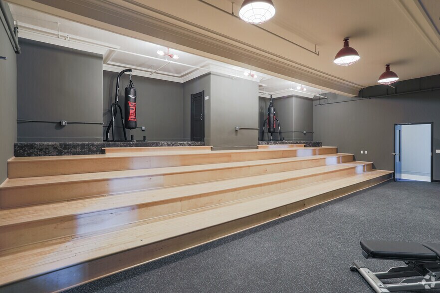 More Photos Of 215 N Webster Ave, Green Bay Apartments For Sale