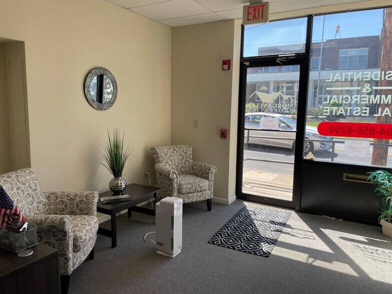 More Photos Of 1057 Main St, Hellertown Office For Sale