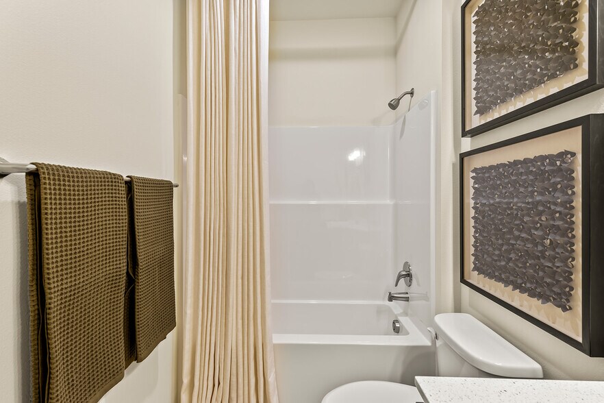 More Photos Of 7011 NE 126th St, Vancouver Apartments For Sale