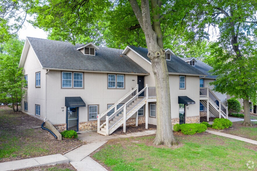 Primary Photo Of 8101 Shawnee Mission Pky, Shawnee Mission Medical For Lease