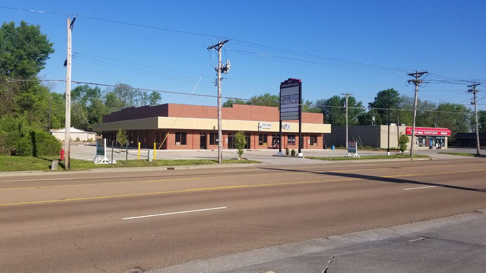 More Photos Of 5317-5327 N Illinois St, Fairview Heights General Retail For Lease