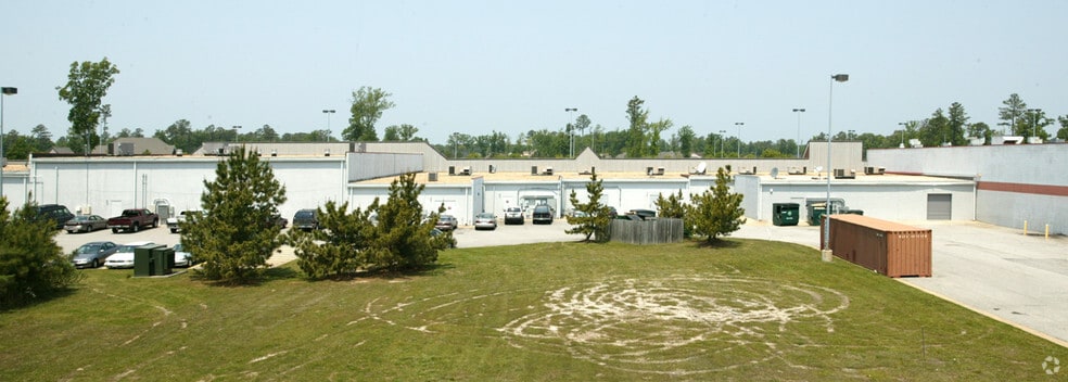 More Photos Of 5007 Victory Blvd, Yorktown General Retail For Lease