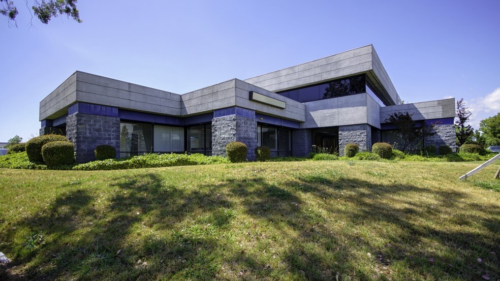 More Photos Of 5755 Redwood Dr, Rohnert Park Storefront Retail Office For Lease