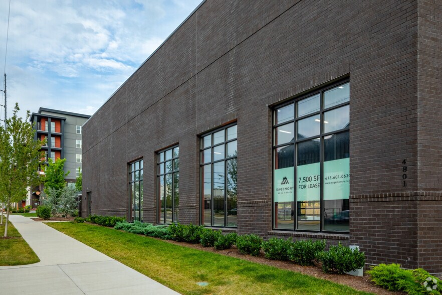 More Photos Of 4801 Centennial Blvd, Nashville General Retail For Lease