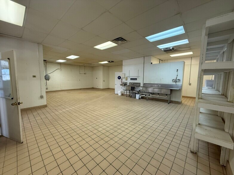 More Photos Of 1335 Railroad St, Paso Robles Storefront For Lease