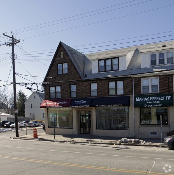 More Photos Of 637 Willis Ave, Williston Park Storefront Retail Office For Lease