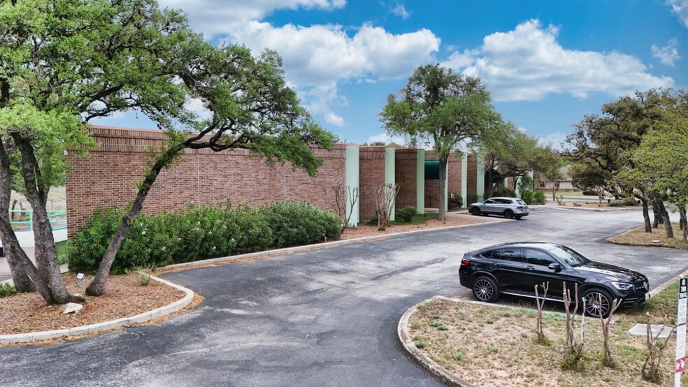 More Photos Of 16410 Blanco Rd, San Antonio Office For Lease