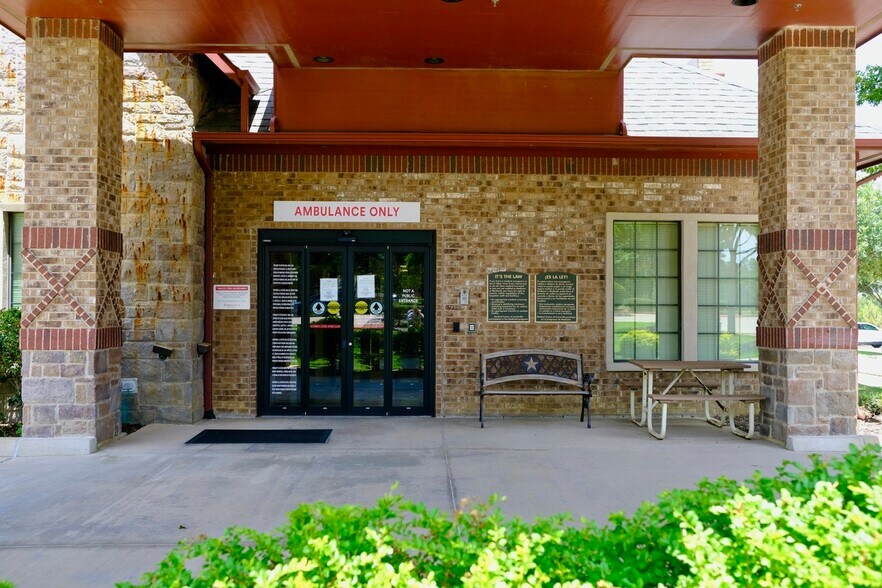 More Photos Of 4351 Long Prairie Rd, Flower Mound Medical For Sale