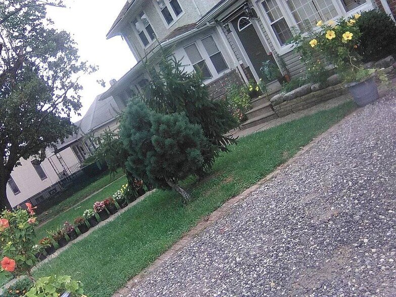 More Photos Of 2038 Grant Ave, Philadelphia Specialty For Sale