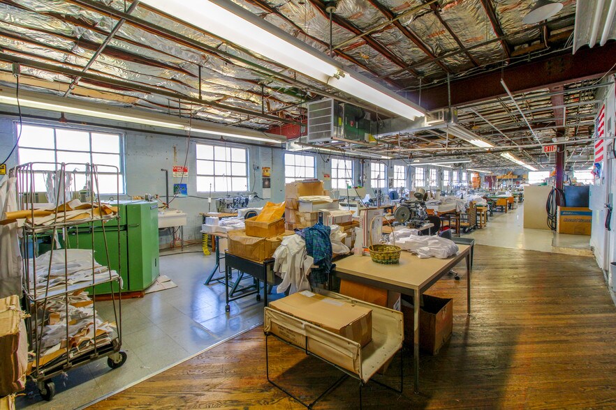 More Photos Of 620-626 Franklin Ave, Essex Warehouse For Sale