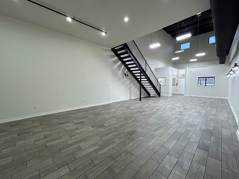 More Photos Of 8218 Casa Verde Rd, Laredo Storefront Retail Office For Lease