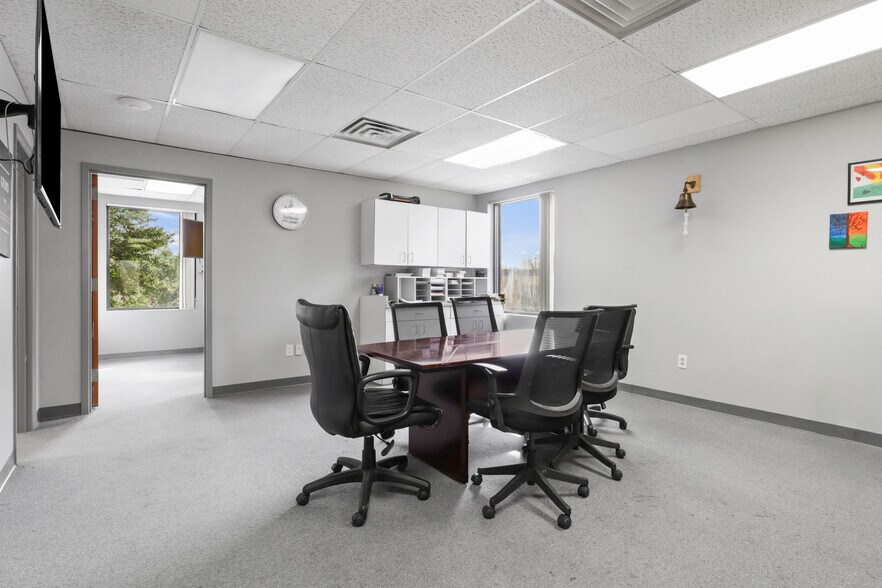 More Photos Of 111 Carpenter Dr, Sterling Office For Lease