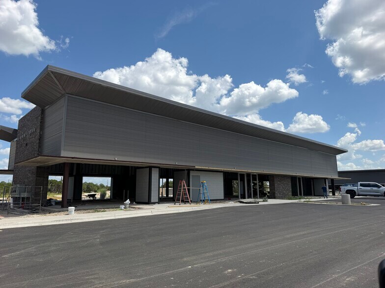 More Photos Of 900 Cypress Creek Rd, Cedar Park Unknown For Lease