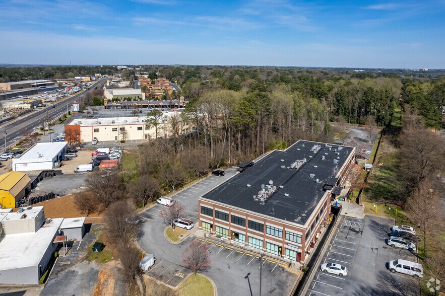 More Photos Of 3042 Oakcliff Rd, Doraville Medical For Sale