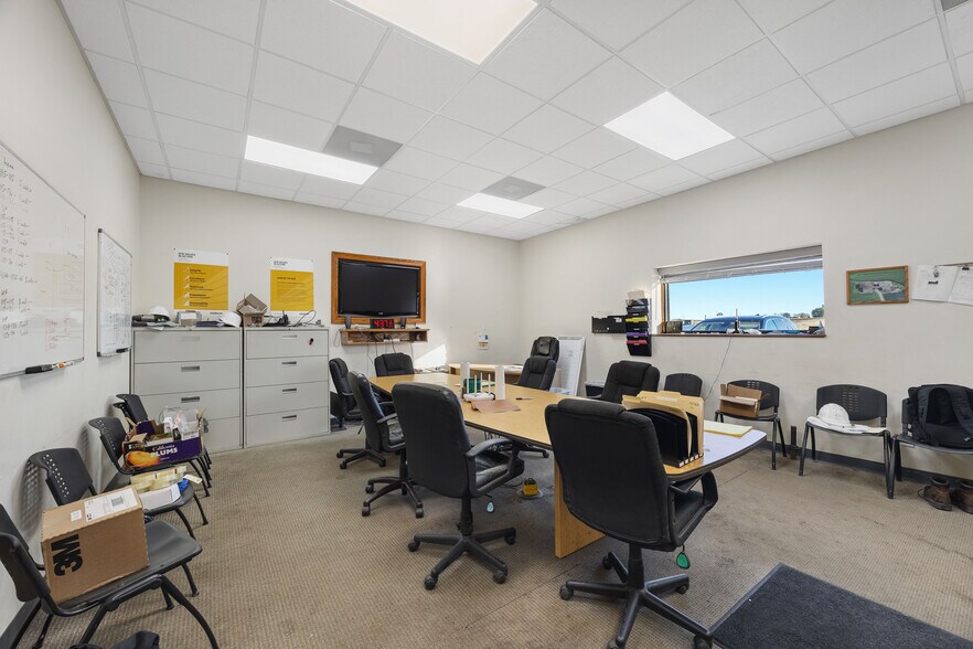 More Photos Of 5704 E 1700 North Rd, Danvers Industrial For Lease